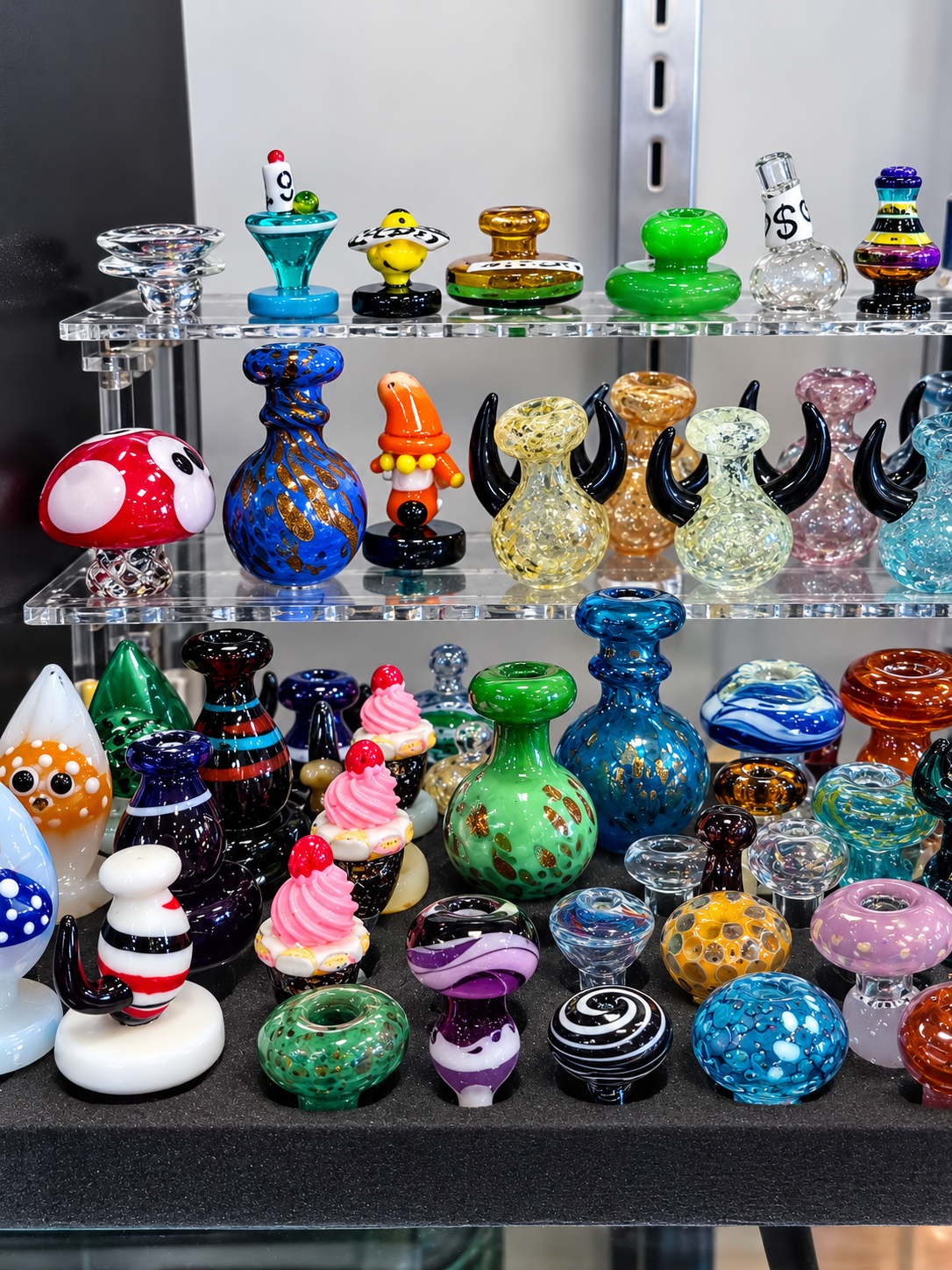 Glass accessories at Smoke World